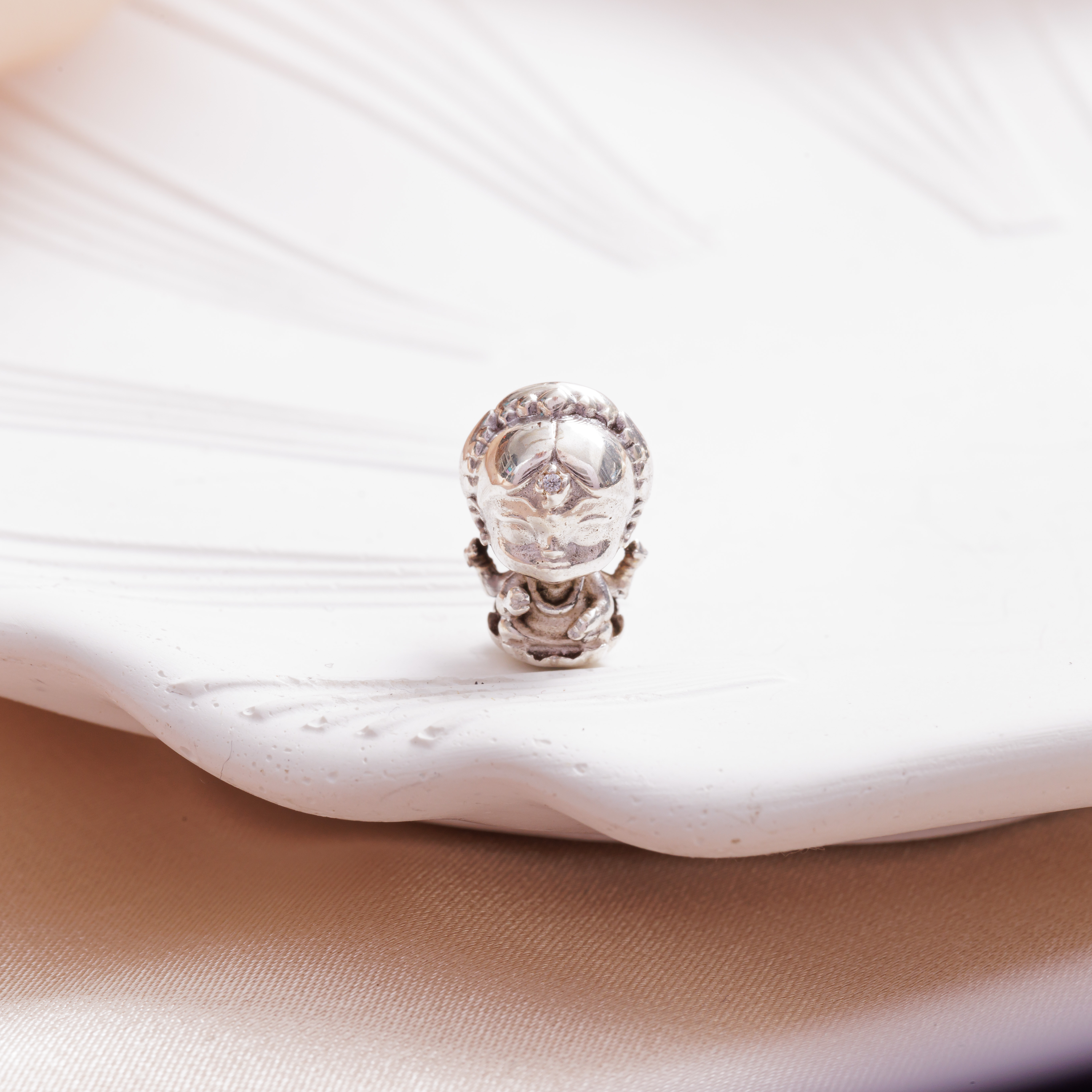 Does Sterling Silver 925 Tarnish? Causes, Prevention & Care Tips
