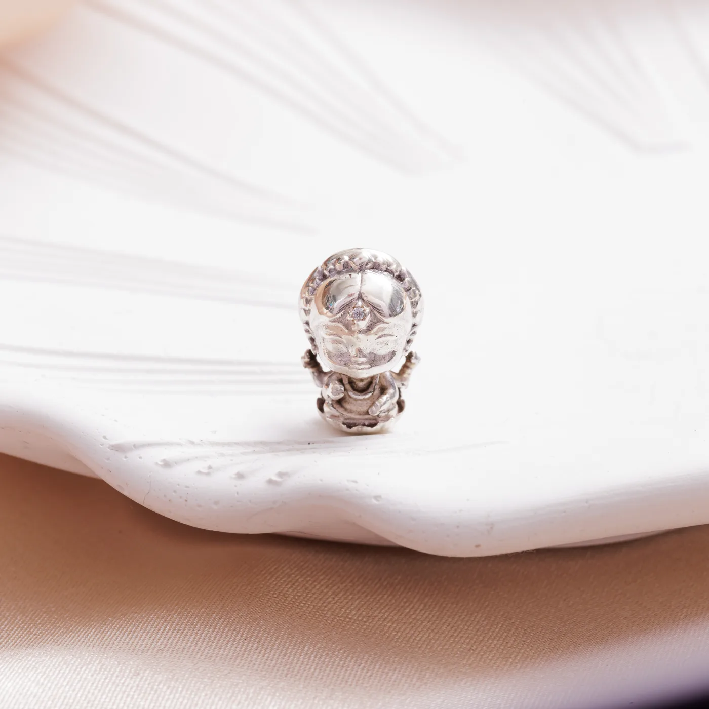 Does Sterling Silver 925 Tarnish? Causes, Prevention & Care Tips